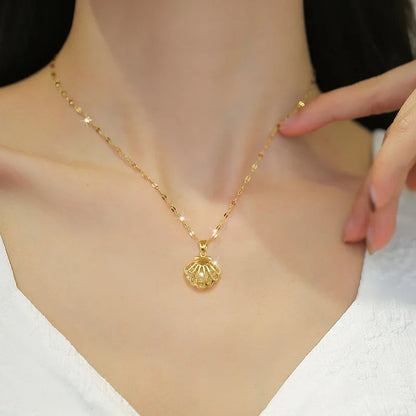 Elegant French Hollow Shell Pearl Necklace - High-End Retro Luxury