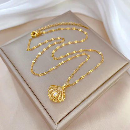 Elegant French Hollow Shell Pearl Necklace - High-End Retro Luxury