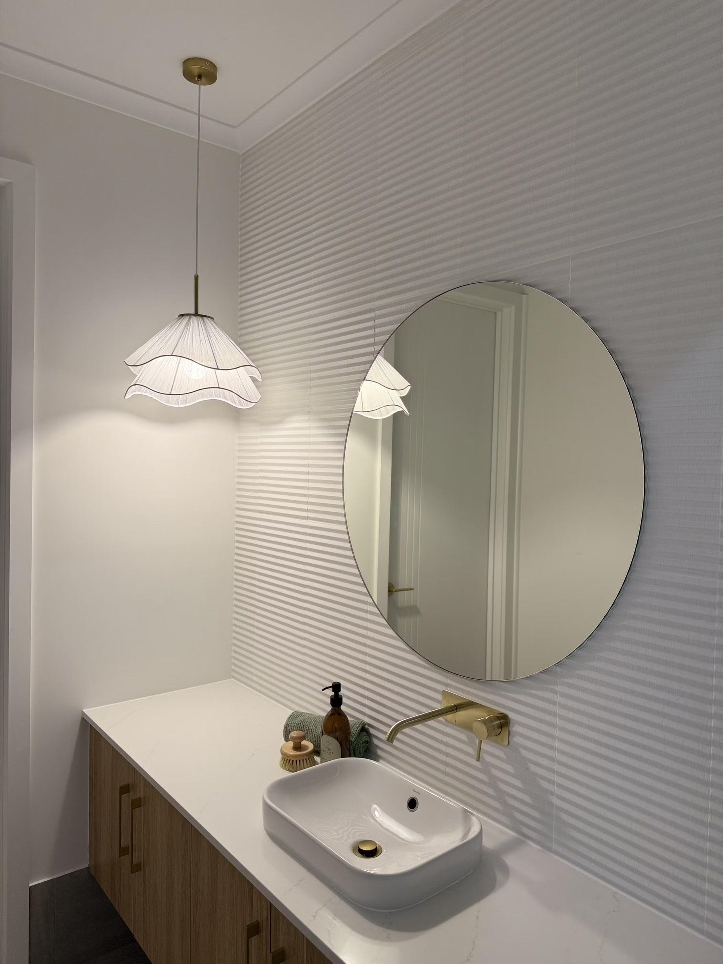 Retro Crème Kroonluchter van Stof met Bloemblad Elegant Landelijk Hanglamp voor Warme en Romantische Sfeer in Huis