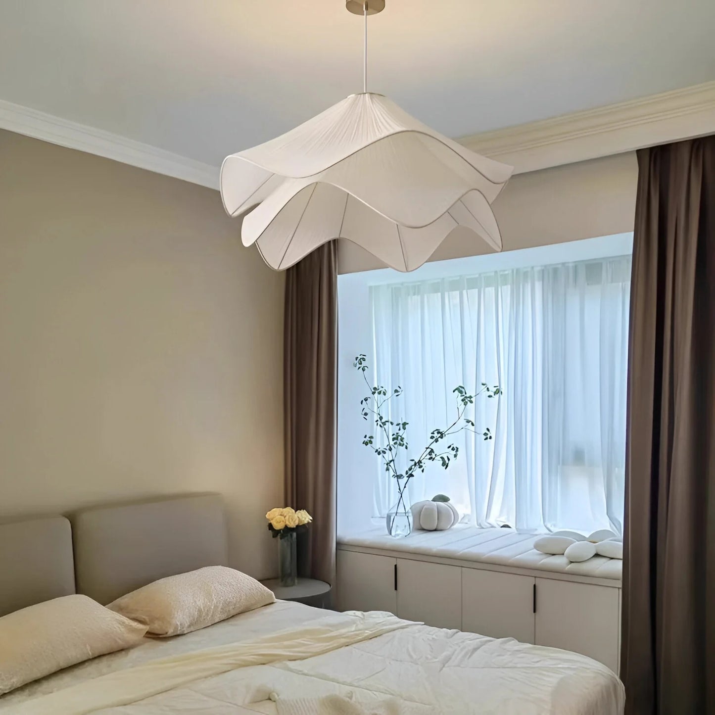 Retro Crème Kroonluchter van Stof met Bloemblad Elegant Landelijk Hanglamp voor Warme en Romantische Sfeer in Huis